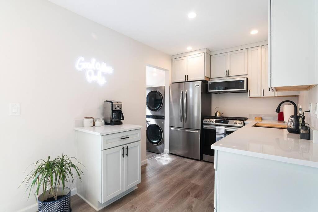 Beautiful 3 Bed 1 Bath Designer Home + Hot Tub Los Angeles Eksteriør bilde