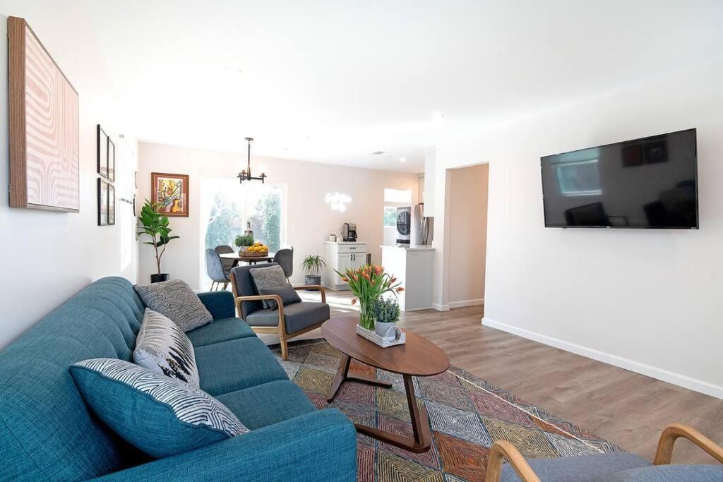 Beautiful 3 Bed 1 Bath Designer Home + Hot Tub Los Angeles Eksteriør bilde