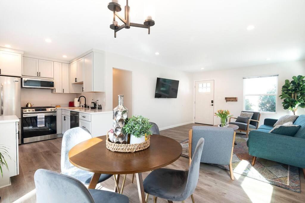 Beautiful 3 Bed 1 Bath Designer Home + Hot Tub Los Angeles Eksteriør bilde