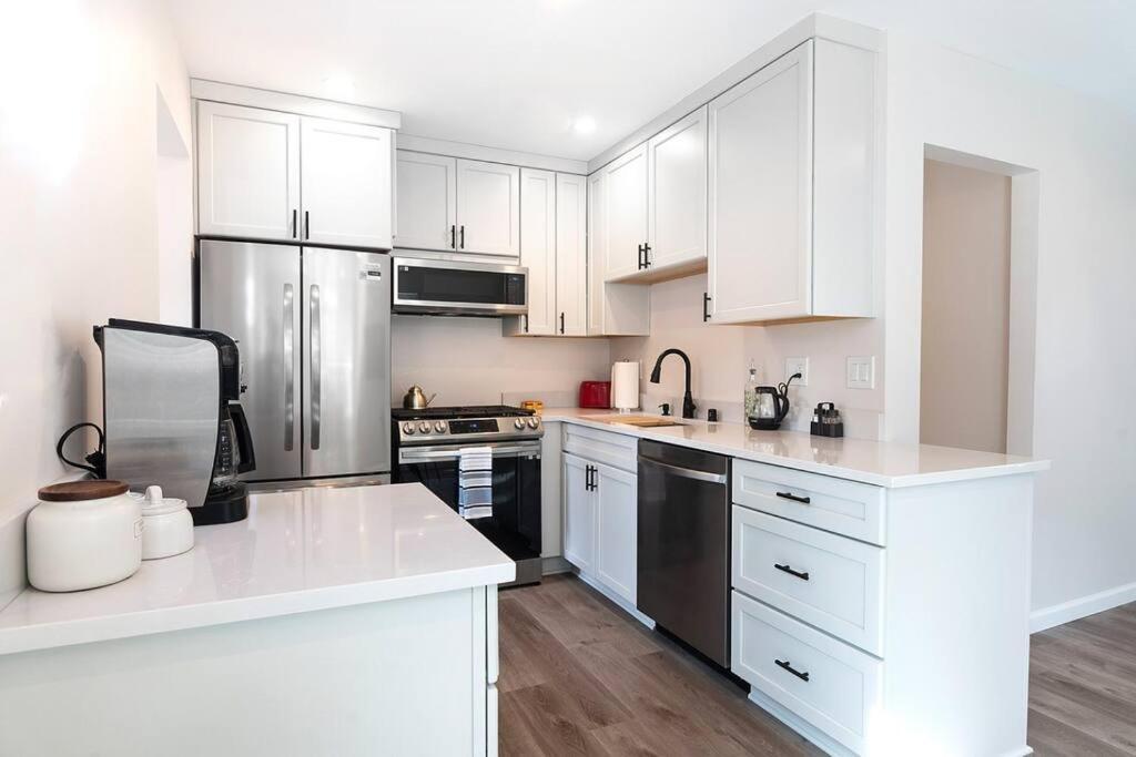Beautiful 3 Bed 1 Bath Designer Home + Hot Tub Los Angeles Eksteriør bilde